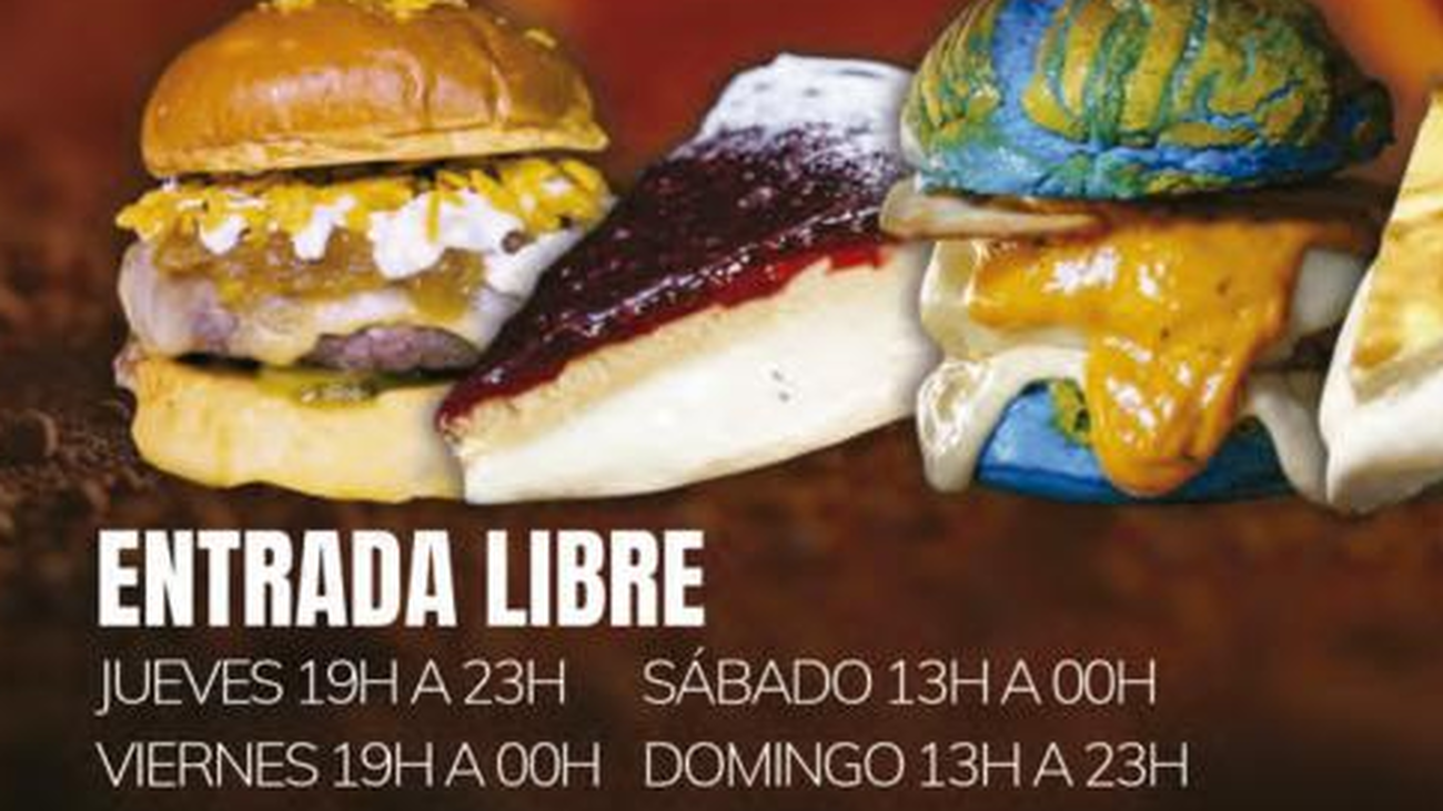 Hamburguesas y tartas de queso en un evento en Torrejón de Ardoz