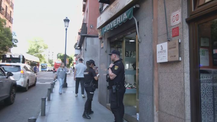 Violento asalto a una joyería en la calle Toledo