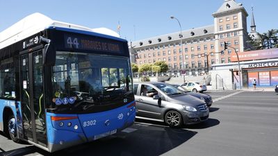 Cortes de tráfico y alteraciones en  líneas de autobús por la marcha para pedir la dimisión de Sánchez