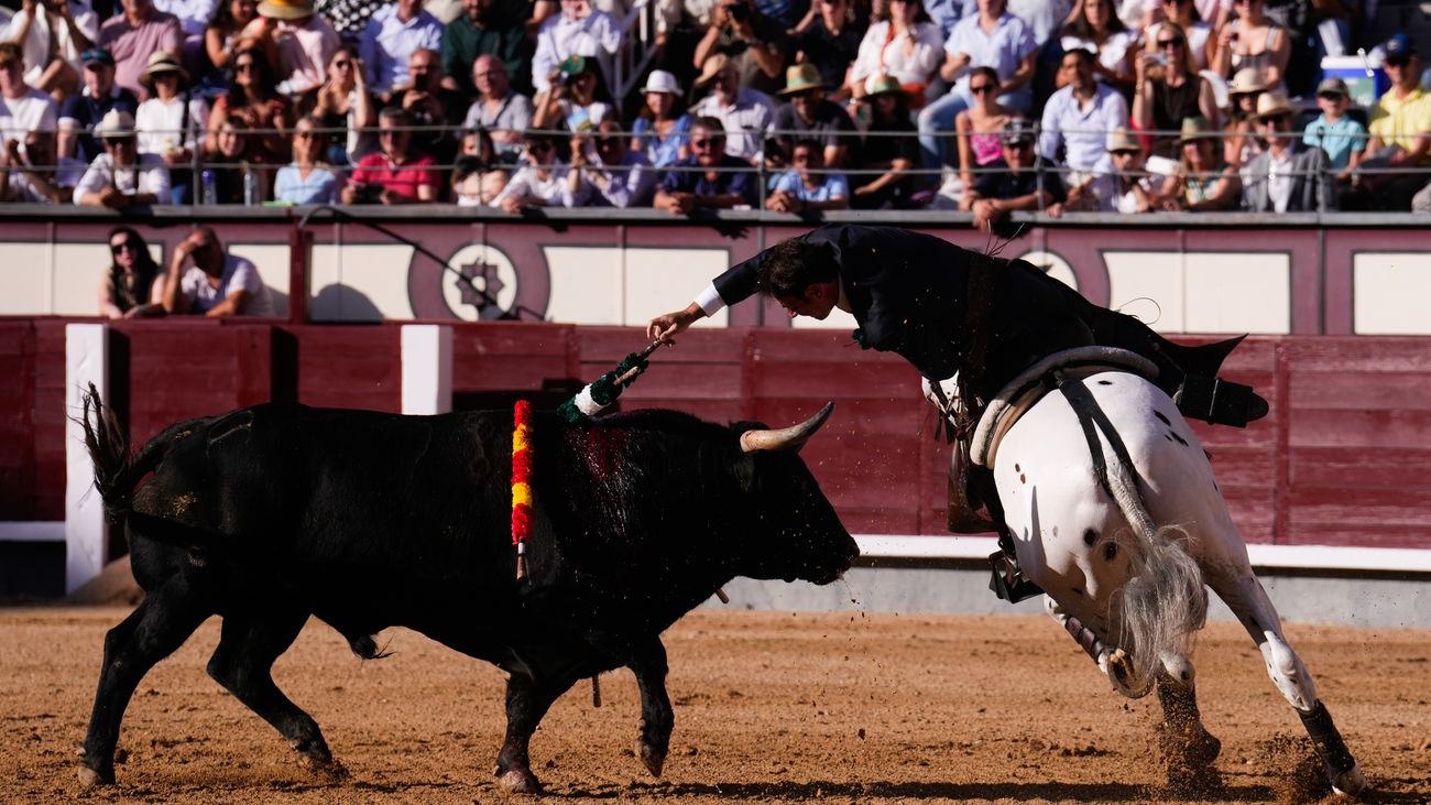 Andy Cartagena con el primer toro