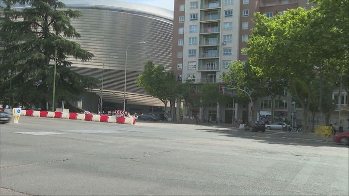 Cerrados al tráfico tres carriles en Plaza Cibeles y Plaza de Lima con motivo de la visita del Papa desde este lunes
