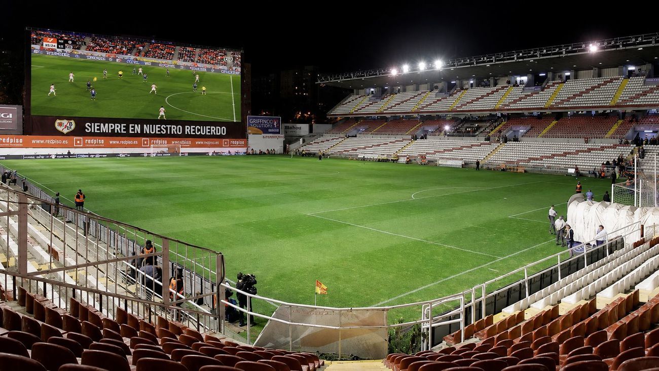 El Estadio de Vallecas con pantalla gigante