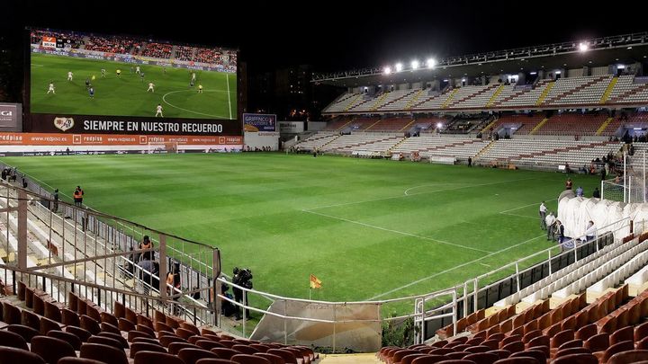 El Estadio de Vallecas con pantalla gigante