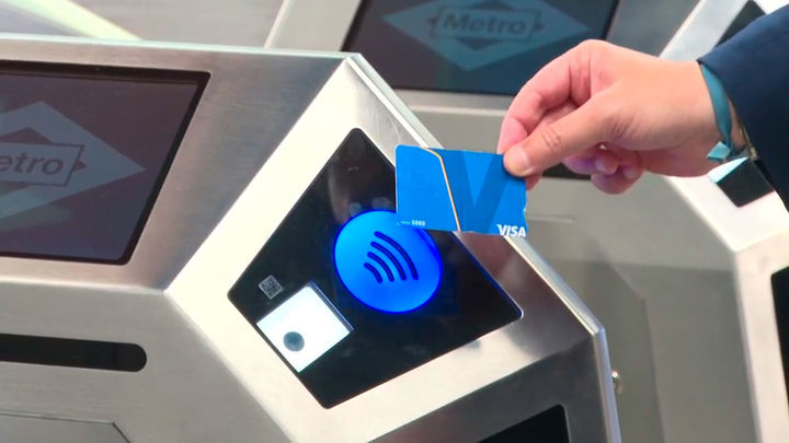El billete sencillo de Metro se podrá pagar desde el 1 de junio con tarjeta bancaria