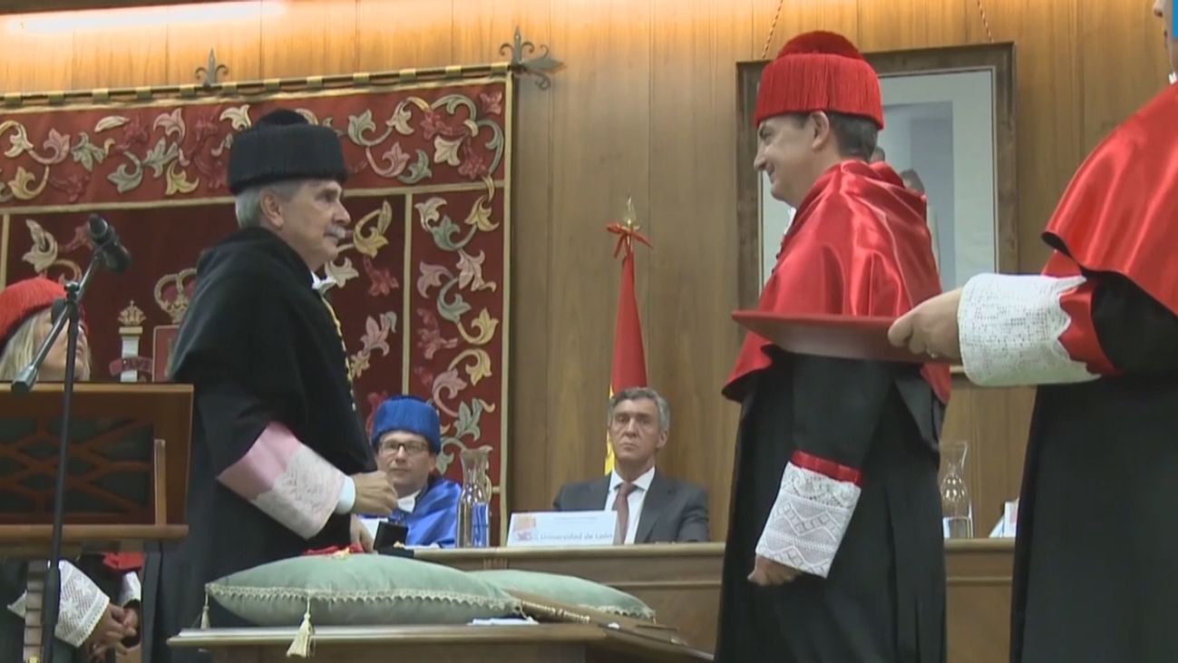 La Universidad de León estudia retirar el titulo 'Honoris Causa' a Zapatero
