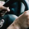 Insultos, frenazos y adelantamientos bruscos: así conducen millones de españoles