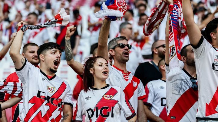 El Rayo Vallecano compensará a los abonados perjudicados por los tres partidos en Butarque