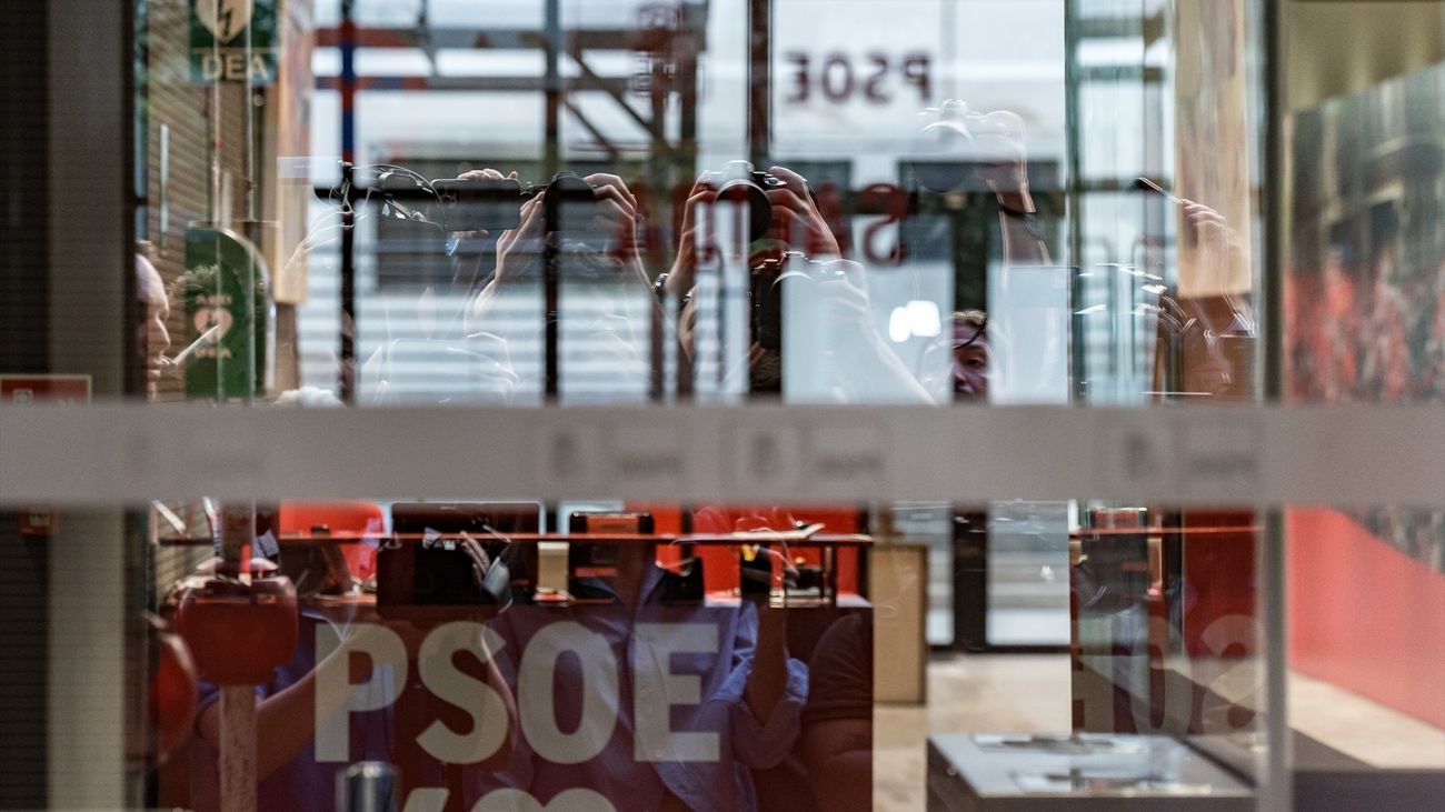 La UCO registra la sede socialista de Ferraz y los domicilios de Cerdán, Gaspar Zarrías y Pérez Dolset