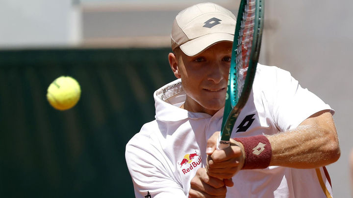 Landaluce remonta a Kopriva para meterse en tercera ronda de Roland Garros