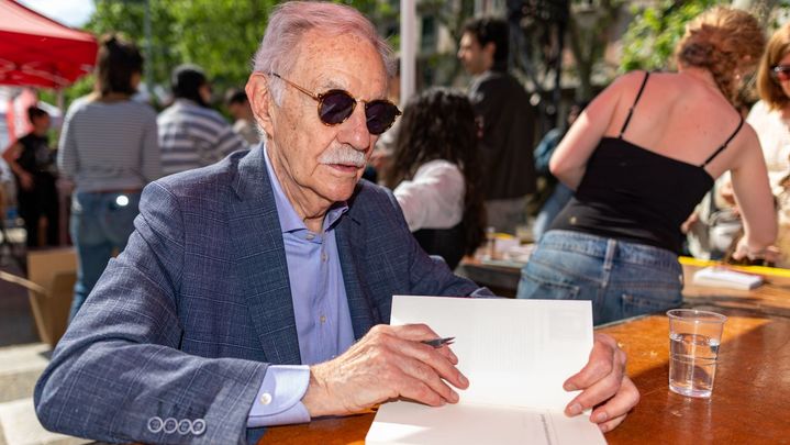 Más de 6.000 sesiones de firmas / EFE