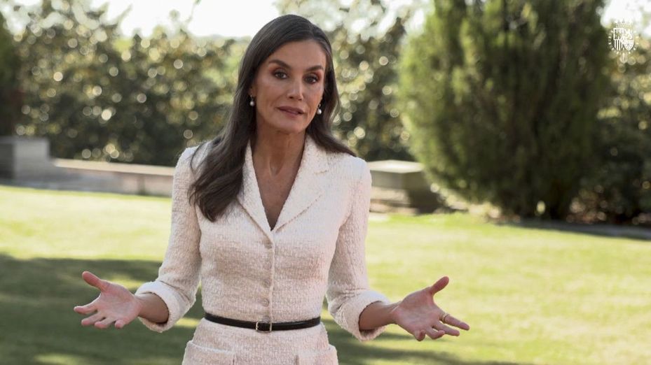 "La moda pasa y la mala salud te acompaña", la Reina advierte a los jóvenes sobre el vapeo