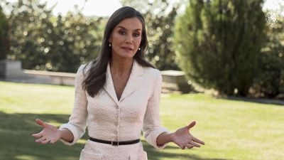 "La moda pasa y la mala salud te acompaña", la Reina advierte a los jóvenes sobre el vapeo