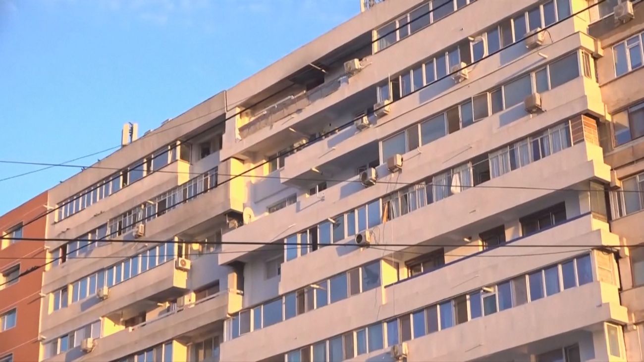 Dos heridos al impactar un dron ruso en un edificio en Rumanía