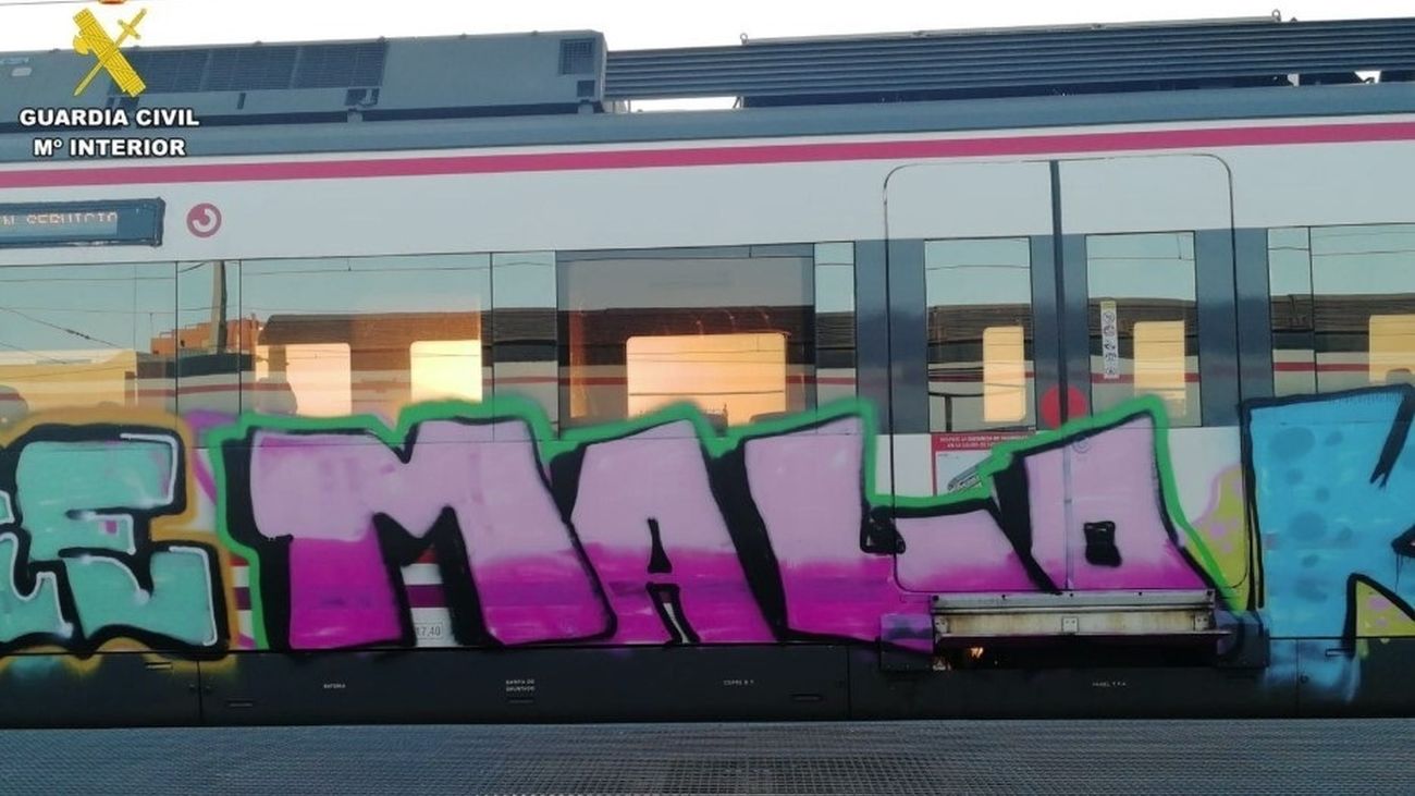 Detenidos 9 grafiteros por causar más de 400.000 euros de daños en los Cercanías de Madrid
