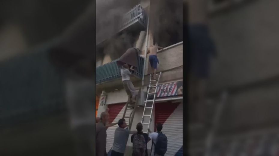 Así ayudan los vecinos de Valdemorillo a los dueños de un piso afectado por el fuego