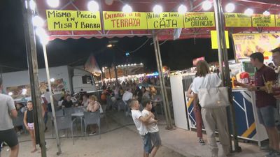 Panorama y los fuegos artificiales llenan de público las fiestas de San Fernando