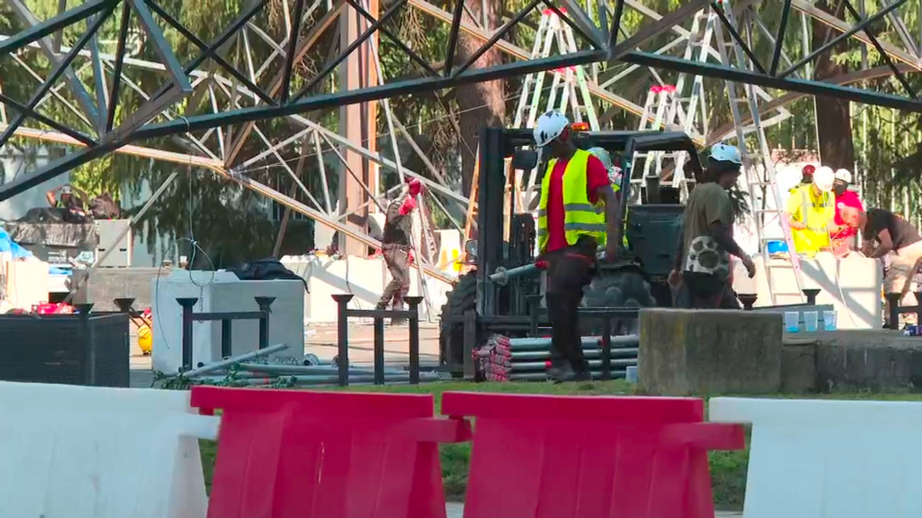 Preparativos en la Plaza de Lima para la vigilia del Papa León XIV