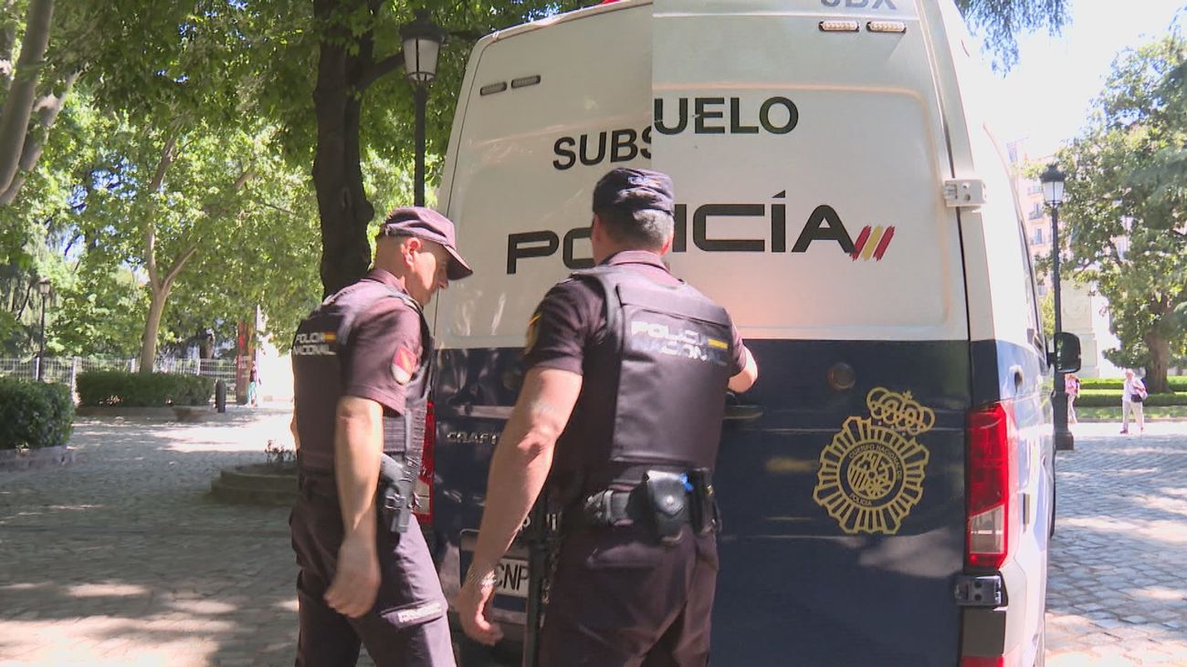 Miles de agentes garantizan la seguridad del subsuelo madrileño durante la visita de León XIV