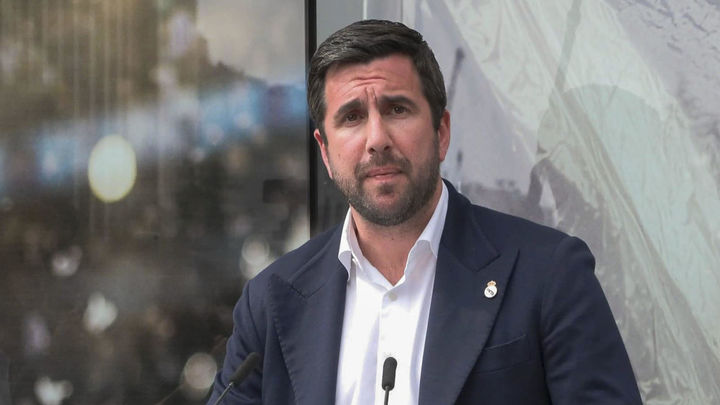 Enrique Riquelme: "Estas elecciones ya no son normales. Van de vender o no el Real Madrid"