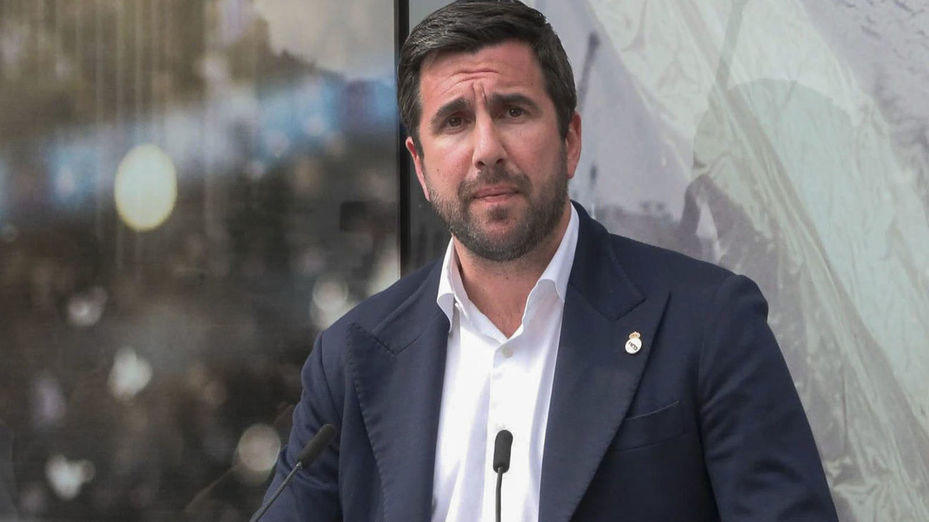 Enrique Riquelme: "Estas elecciones ya no son normales. Van de vender o no el Real Madrid"