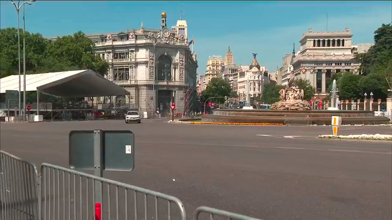 Cibeles cerrará al tráfico el 4 de junio y ya avanza en el montaje del gran altar
