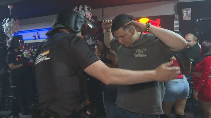 Macro redada policial en la Cubierta de Leganés con dos detenidos