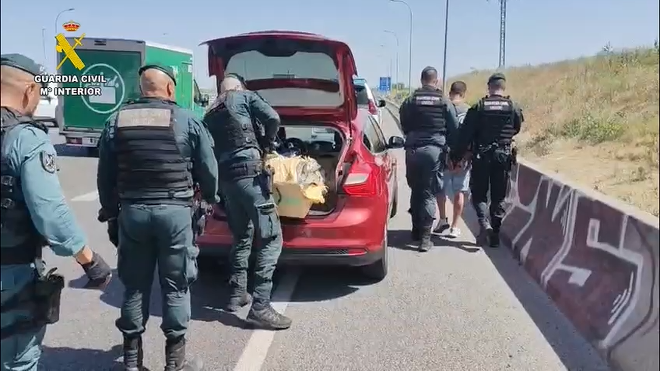 Detenido en la M-40 por transportar más de 100 kilos de hachís en el maletero de su coche