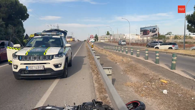 Muere un motorista de 18 años tras chocar de frente con un coche en Parla