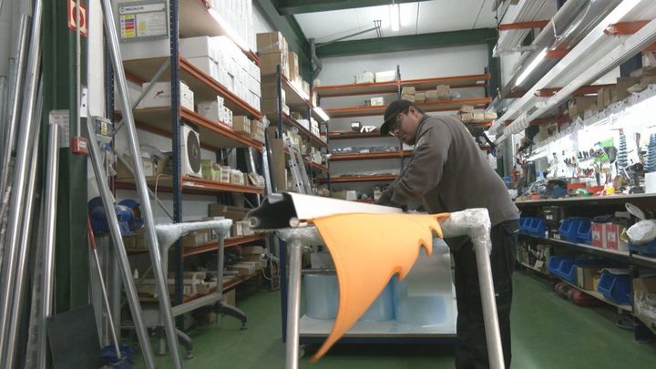El calor dispara la fabricación de toldos a medida en Getafe