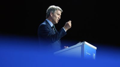 Feijóo busca el apoyo de los empresarios catalanes a su moción de censura instrumental para presionar a Junts