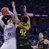 97-98. El Tenerife aprovecha la crisis del Real Madrid para adelantarse en el playoff de cuartos