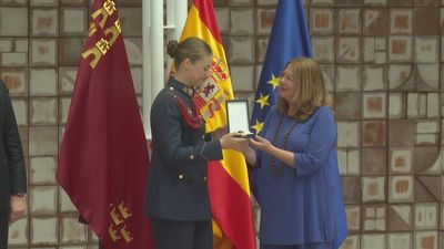 La Princesa Leonor recibe la Medalla de Oro de Murcia que la "vincula para siempre" con la Región