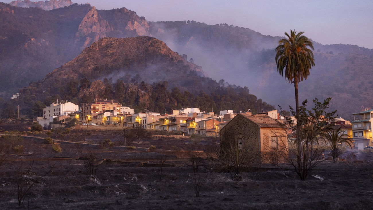 El fuego ha quemado ya 177 hectáreas del parque regional de El Valle (Murcia)