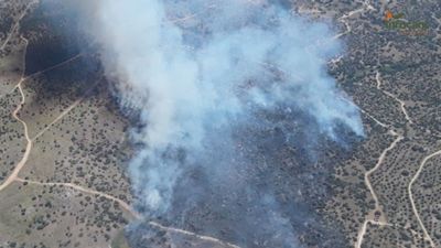 Un incendio en terrenos de la Academia de Infantería de Toledo obliga a desalojar viviendas cercanas
