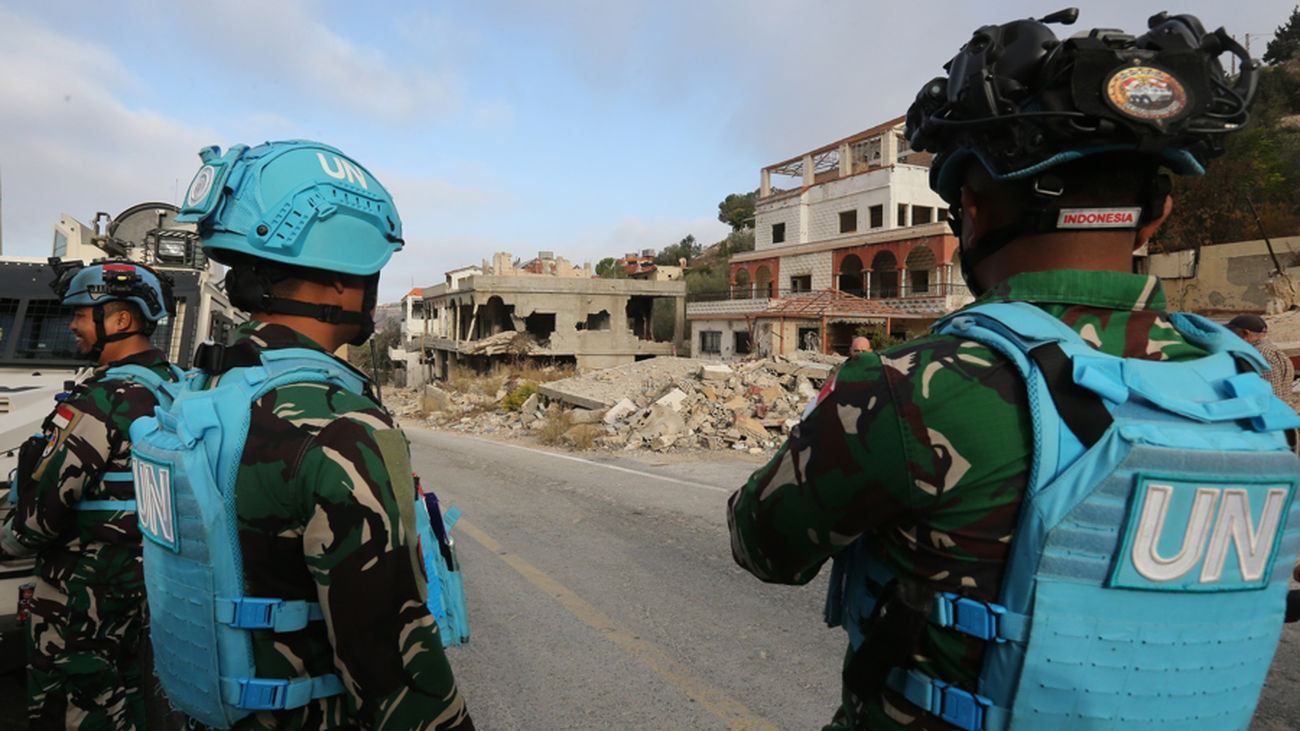 Un casco azul serbio muerto y dos españoles heridos en Líbano