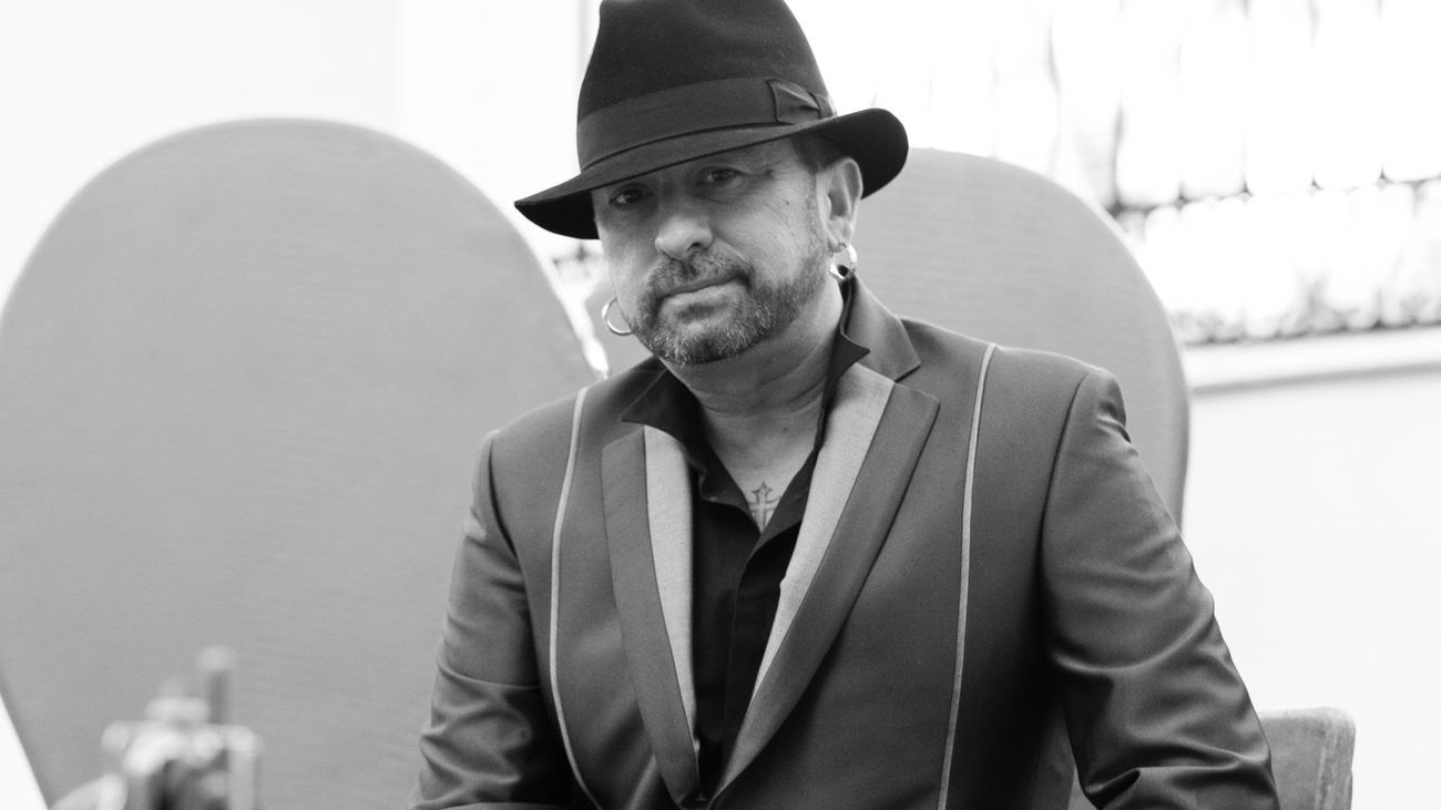 El Barrio, cantante