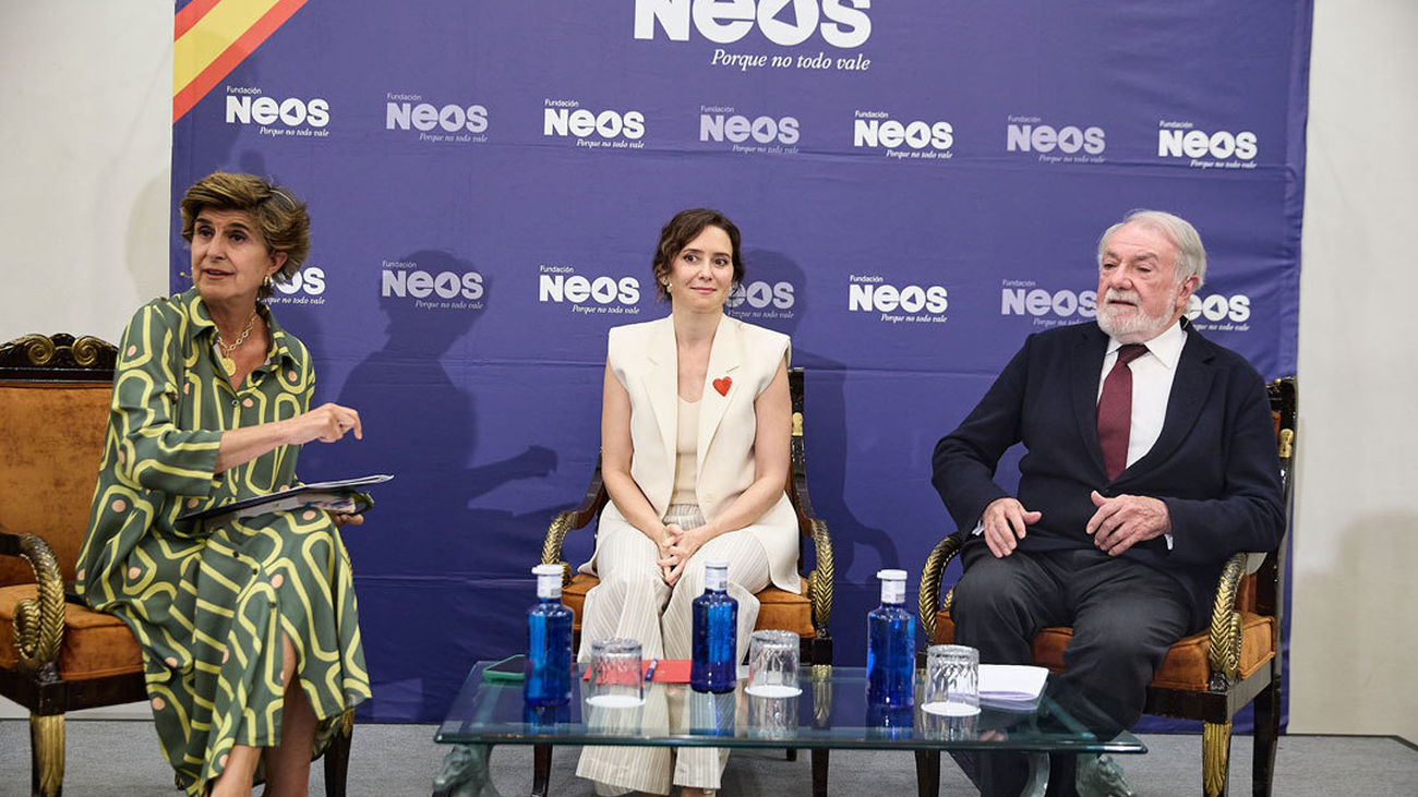 María San Gil, Isabel Díaz Ayuso y Jaime Mayor Oreja