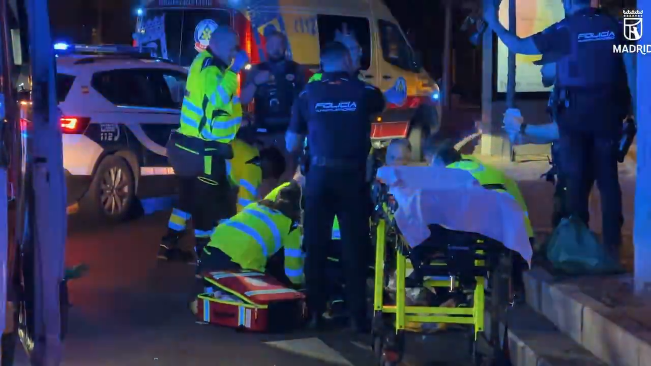 Un motorista herido grave tras sufrir una caída en el Paseo de la Castellana de Madrid