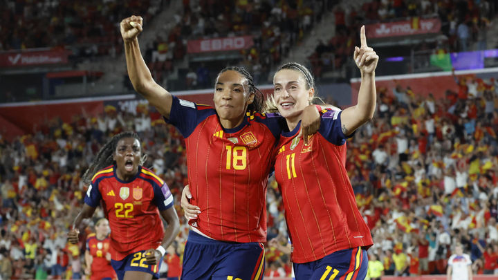 4-0. España golea a Inglaterra y acaricia el Mundial