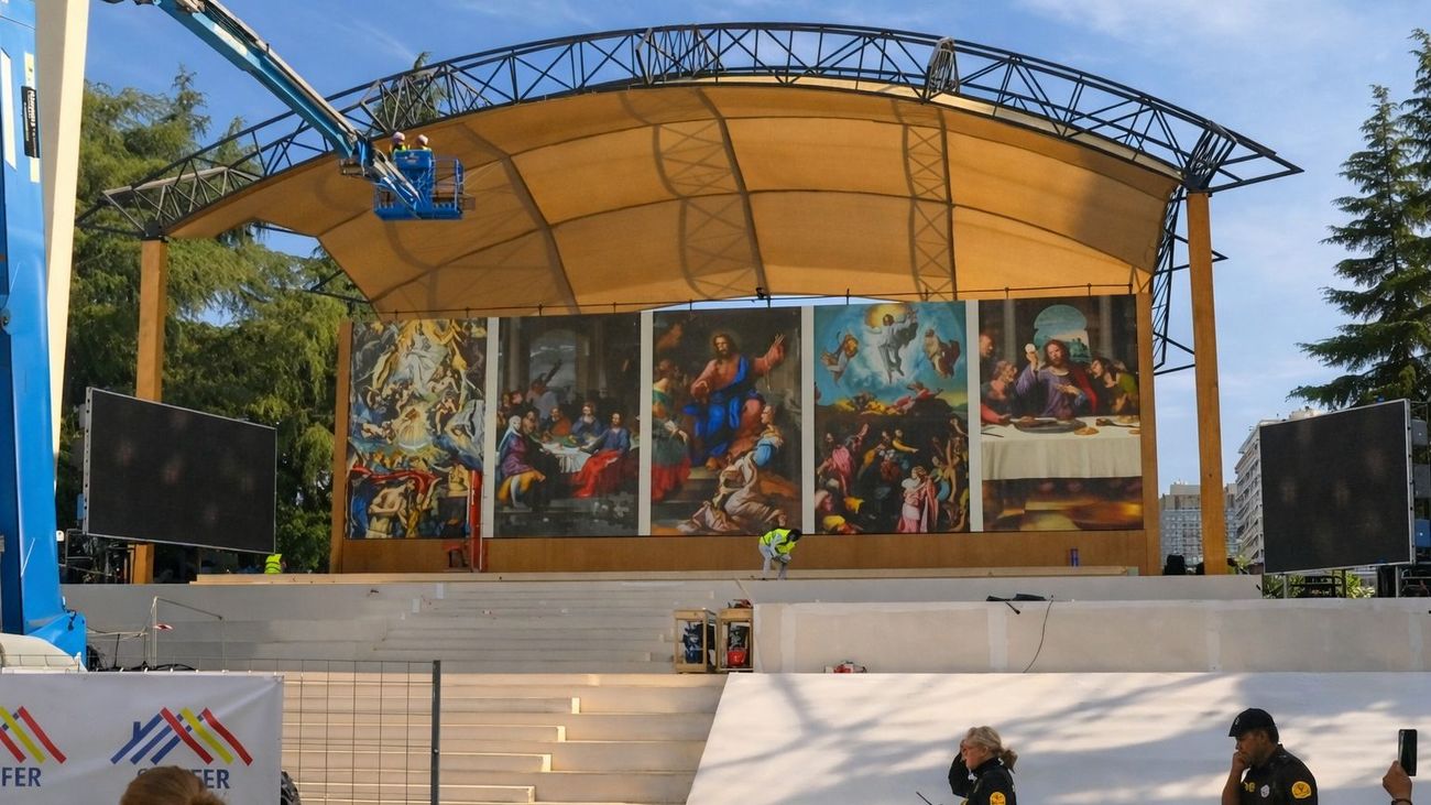 En la plaza de Lima se ultiman los preparativos para la Vigilia del Papa con los jóvenes