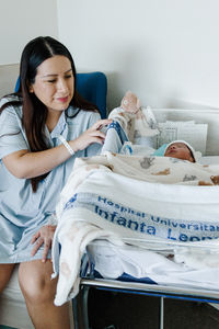 Madrid refuerza su apoyo a las familias