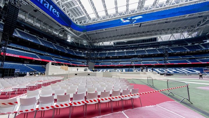 Preparativos en el Bernabéu para la visita de León XIV