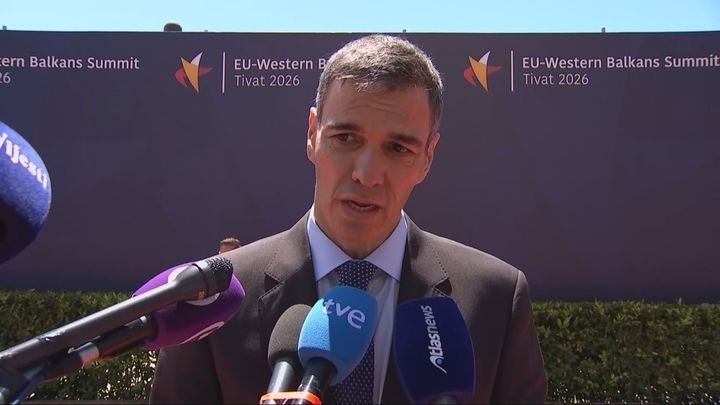 Sánchez niega que supiera de las "andanzas" de Leire Díez y se enroca con Mercedes González