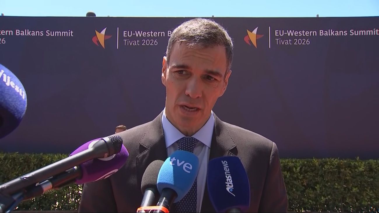 Sánchez niega que supiera de las "andanzas" de Leire Díez y se enroca con Mercedes González