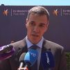Sánchez niega que supiera de las "andanzas" de Leire Díez y se enroca con Mercedes González