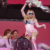Madonna convierte Times Square en una fiesta sorpresa para presentar su nuevo disco