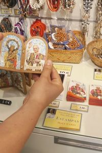 Un millar de voluntarios ensaya por primera vez para cantar ante el Papa en el Santiago Bernabéu