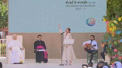 Niña Pastori canta 'Incomparable'  ante León XIV en Madrid