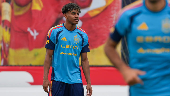 Lamine Yamal, Nico Williams y Víctor Muñoz, bajas ante Perú, no viajan a Puebla