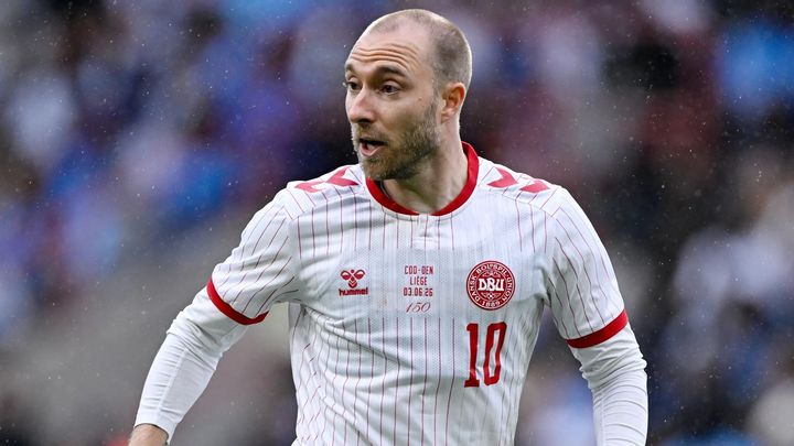 El danés Christian Eriksen vuelve a desplomarse en pleno partido